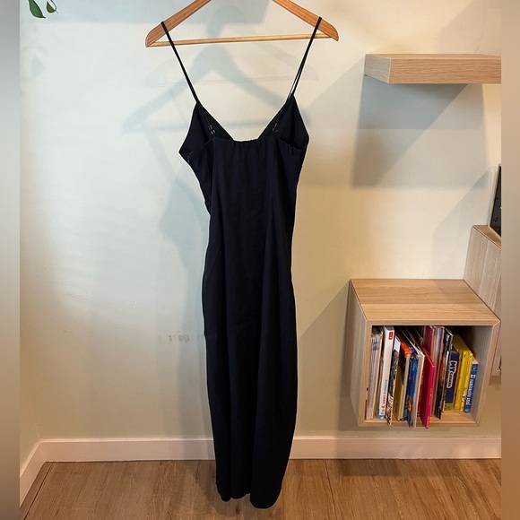 Zara Cut-Out Linen Dress - Picture 3 of 6
